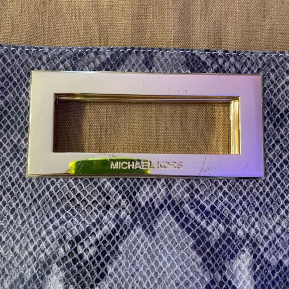 Michael kors clutch - Picture 2 of 4